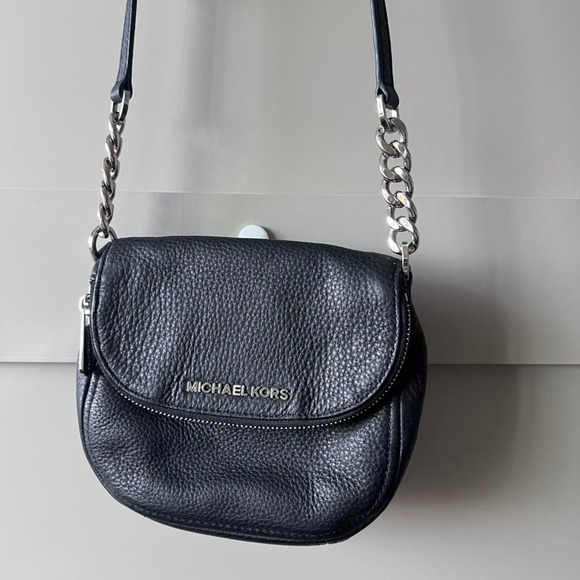Michael Kors Pebbled Leather Bedford Flap Crossbody Bag Black‎ Silver Zipper - Picture 2 of 14